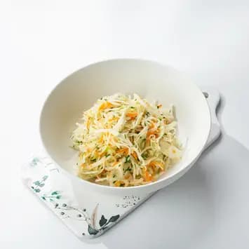 Пикантный салат с капустой 300 г